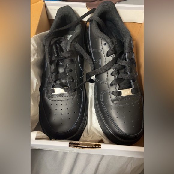 Black air forces, size 5Y. They’re too big for me, I wore them once - Picture 2 of 5
